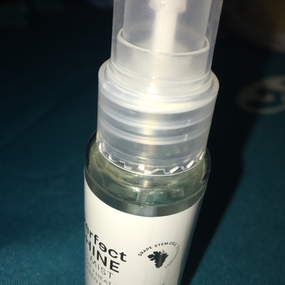 🆕 NATURELAB TOKYO Perfect Shine Oil Mist - Picture 6 of 8